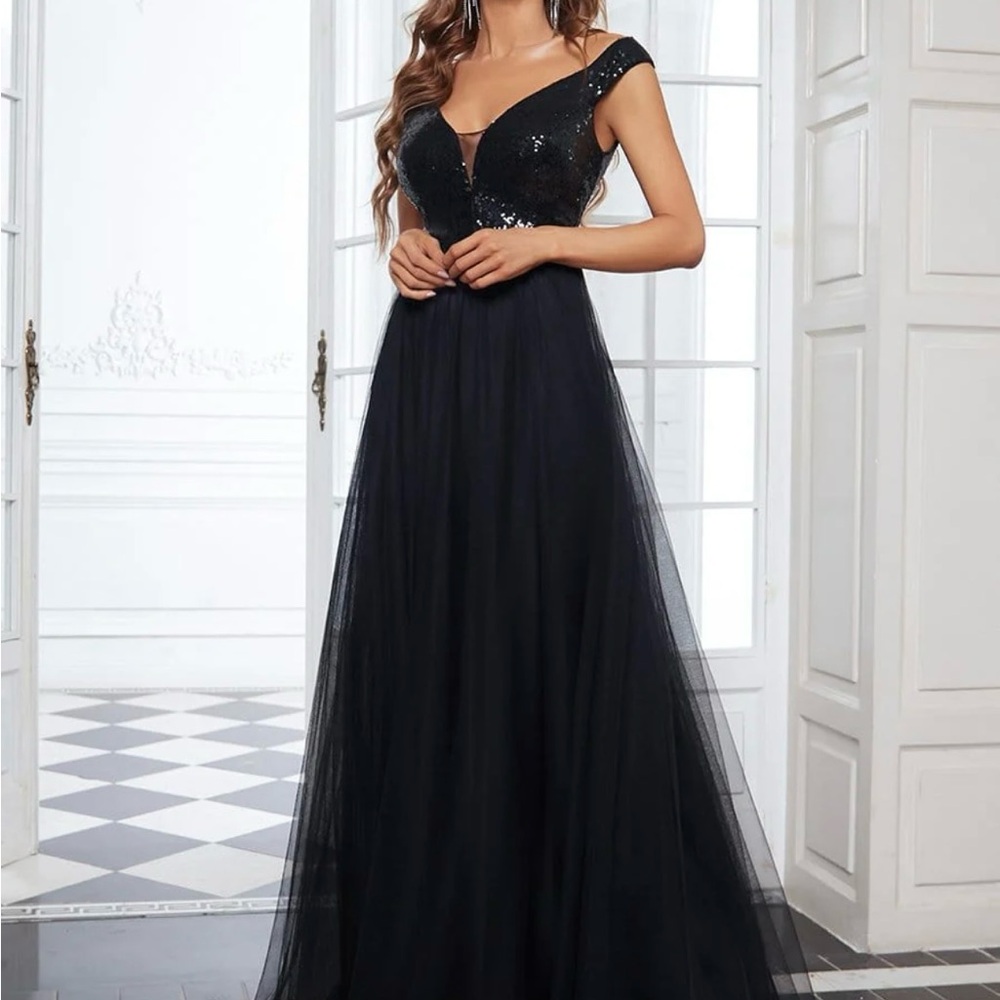 Elegant Sequin Bodice, Off Shoulder, Tulle Skirt Black Evening Gown
